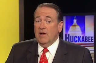 Fox News Taking ‘Serious Look’ at Huckabee’s Role Ahead of 2016