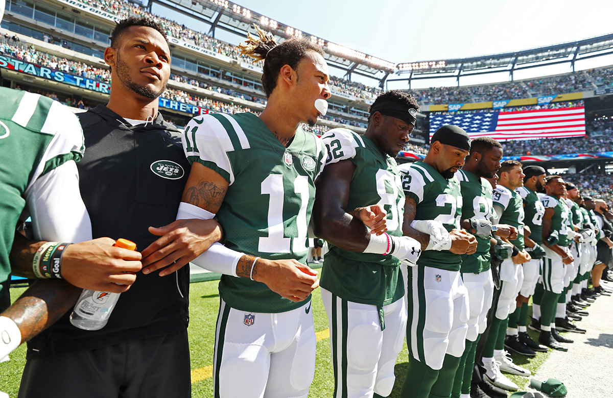 NY Jets Chairman Says He'll Pay Fines for Players Kneeling for Anthem