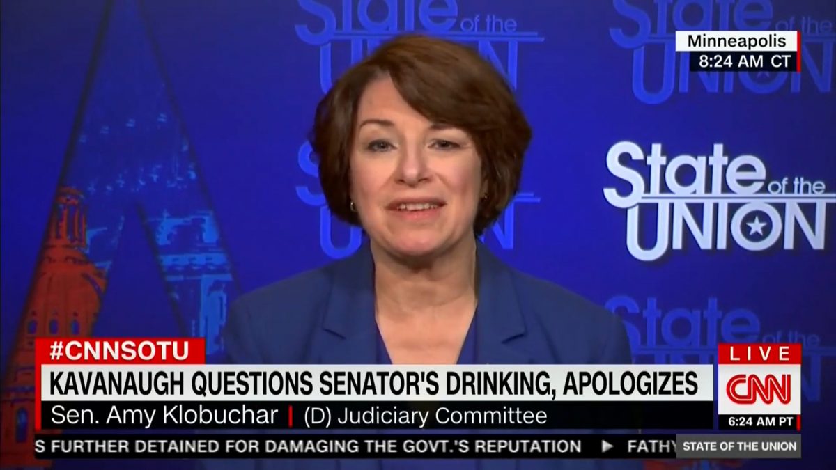 Amy Klobuchar Ate Her Salad With A Comb After Berating Her Staff For ...