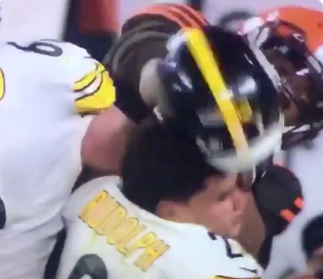 Steelers Mason Rudolph Apologizes for Helmet Incident