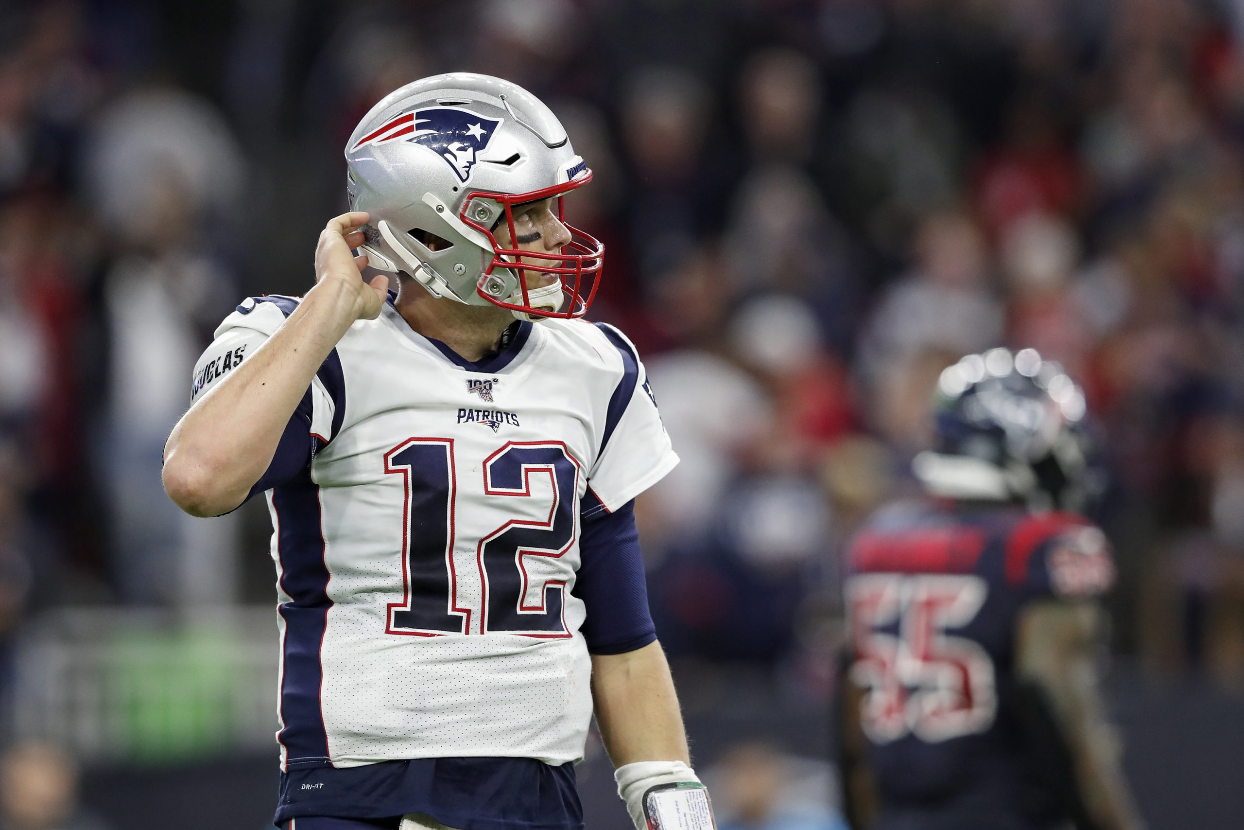 Tom Brady announces New England Patriots departure