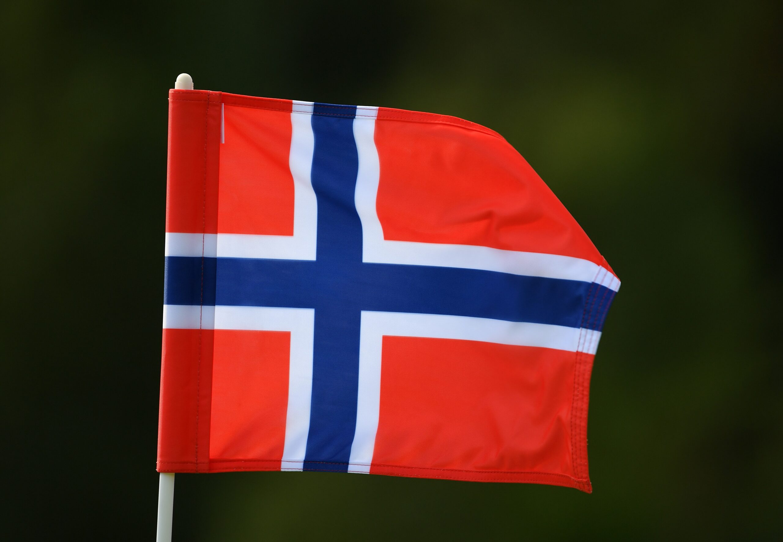 B&B Removes Norwegian Flag Mistaken For Confederate Flag