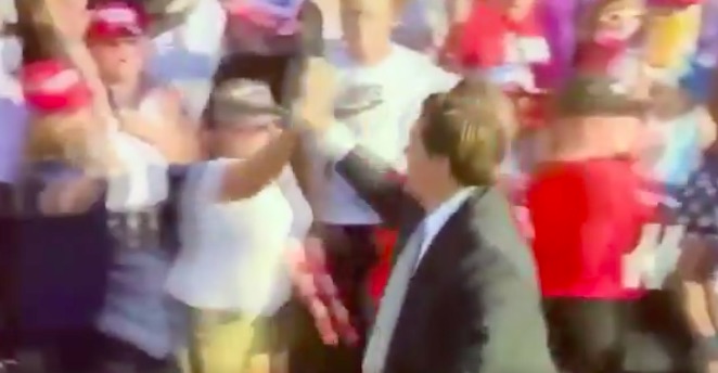 Ron DeSantis High-Fives Attendees at Florida Trump rally