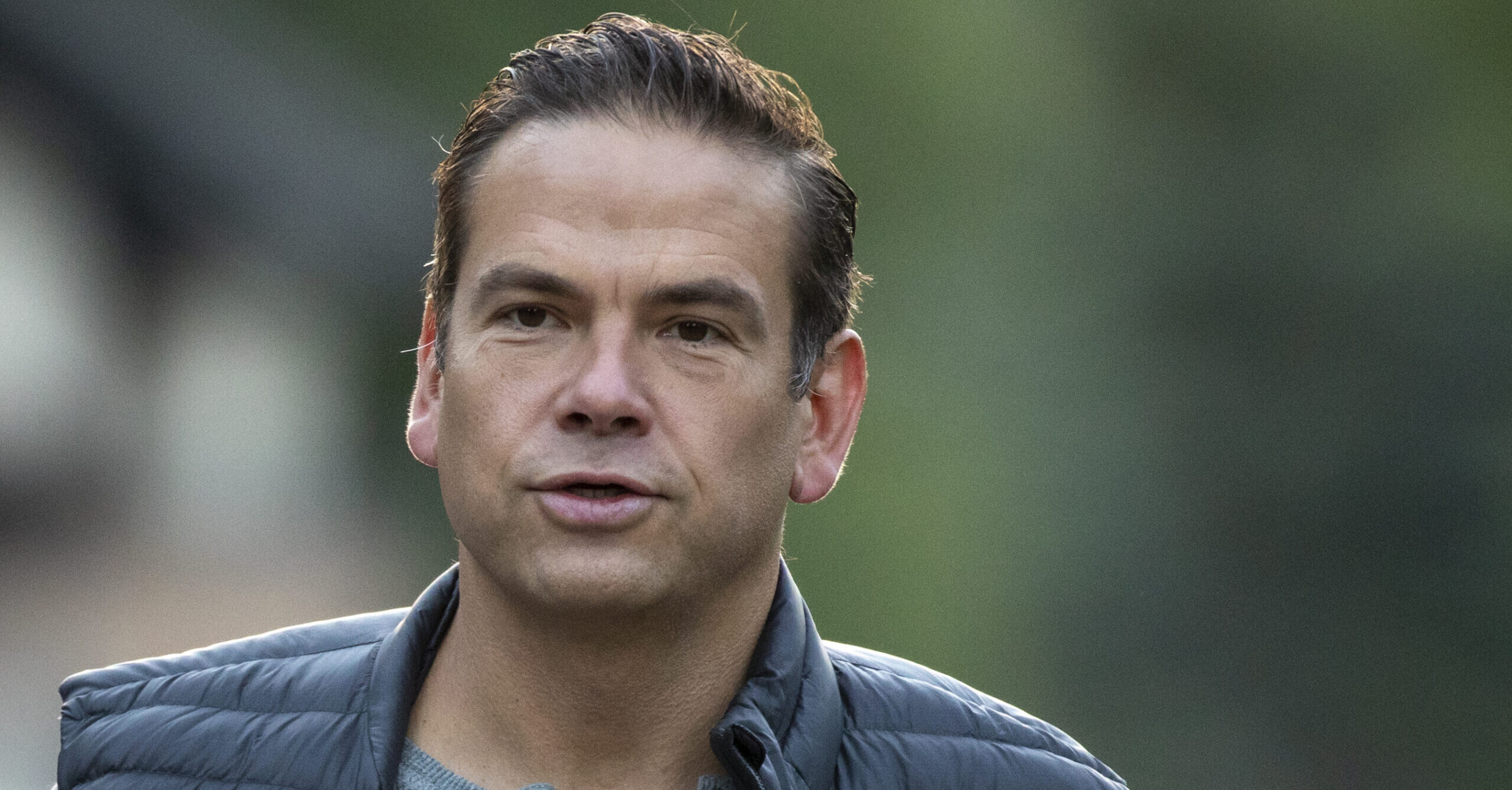 Lachlan Murdoch Views Trump as Bad for America, But Keeps Fox News Behind Him Because It’s Good for Business: Report