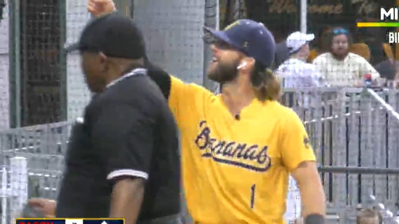 Savannah Bananas get mic'd up