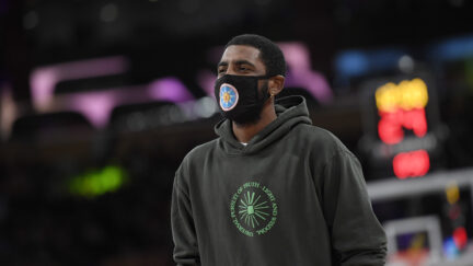 Kyrie Irving wearing a mask
