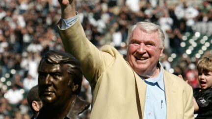 Sports world reacts to John Madden's death