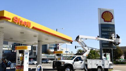 gas station changing prices