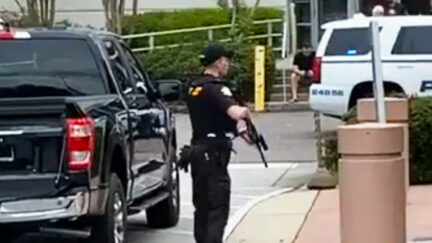 police on scene at columbiana mall