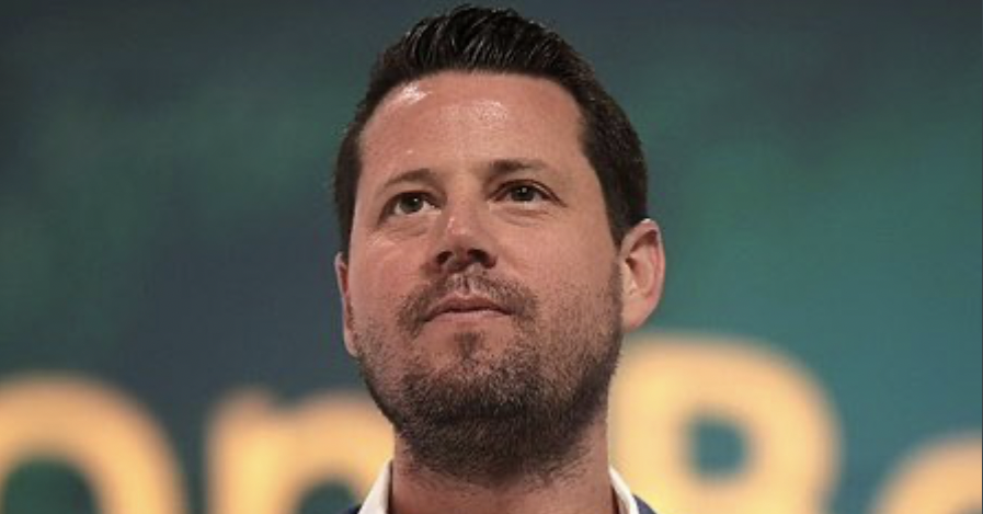Seth Dillon Offers Dave Weigel Three Months of Pay to Quit