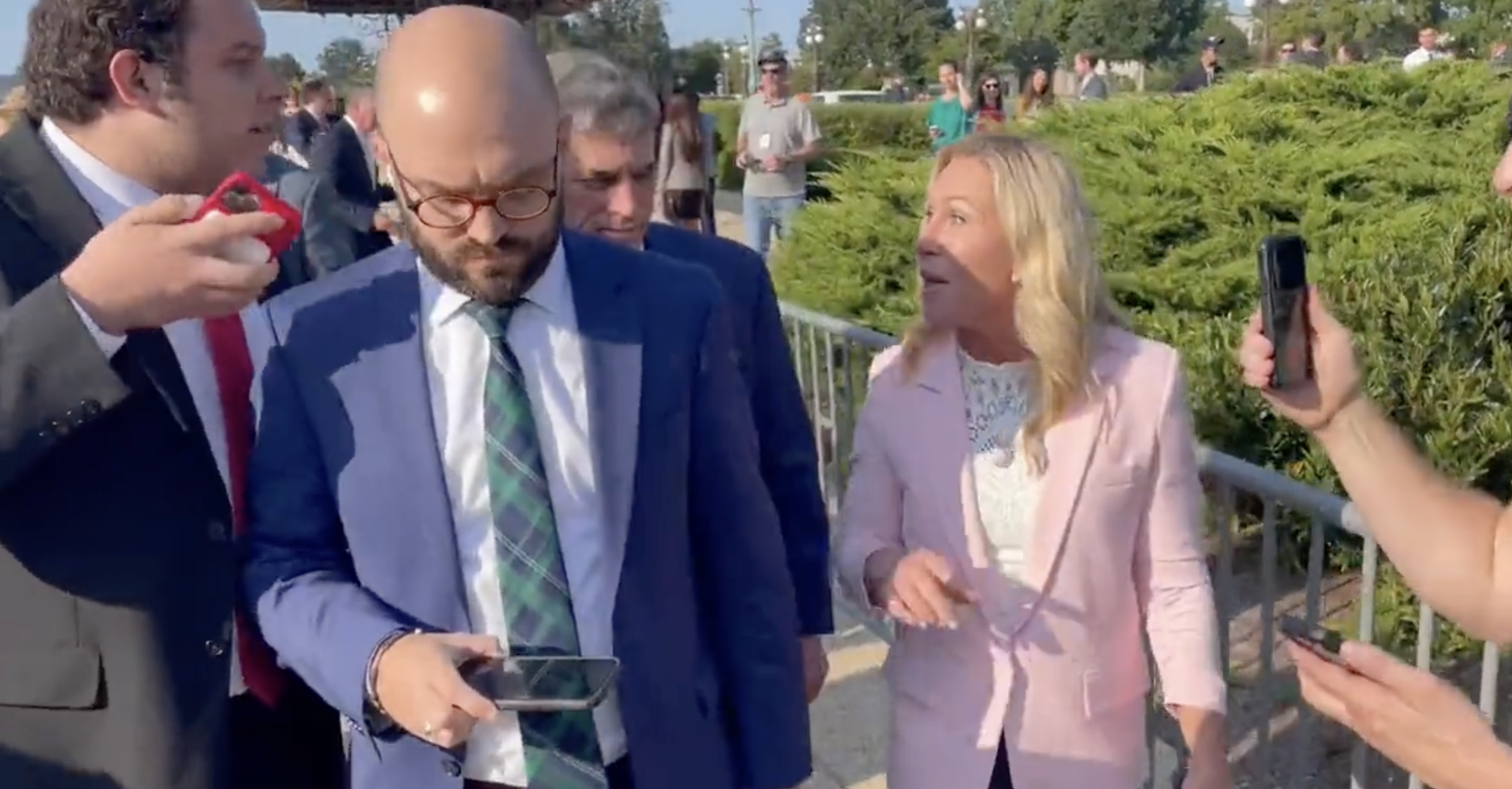 Marjorie Taylor Greene Calls Gun Control Activist a ‘Coward’ In Heated Sidewalk Exchange (mediaite.com)