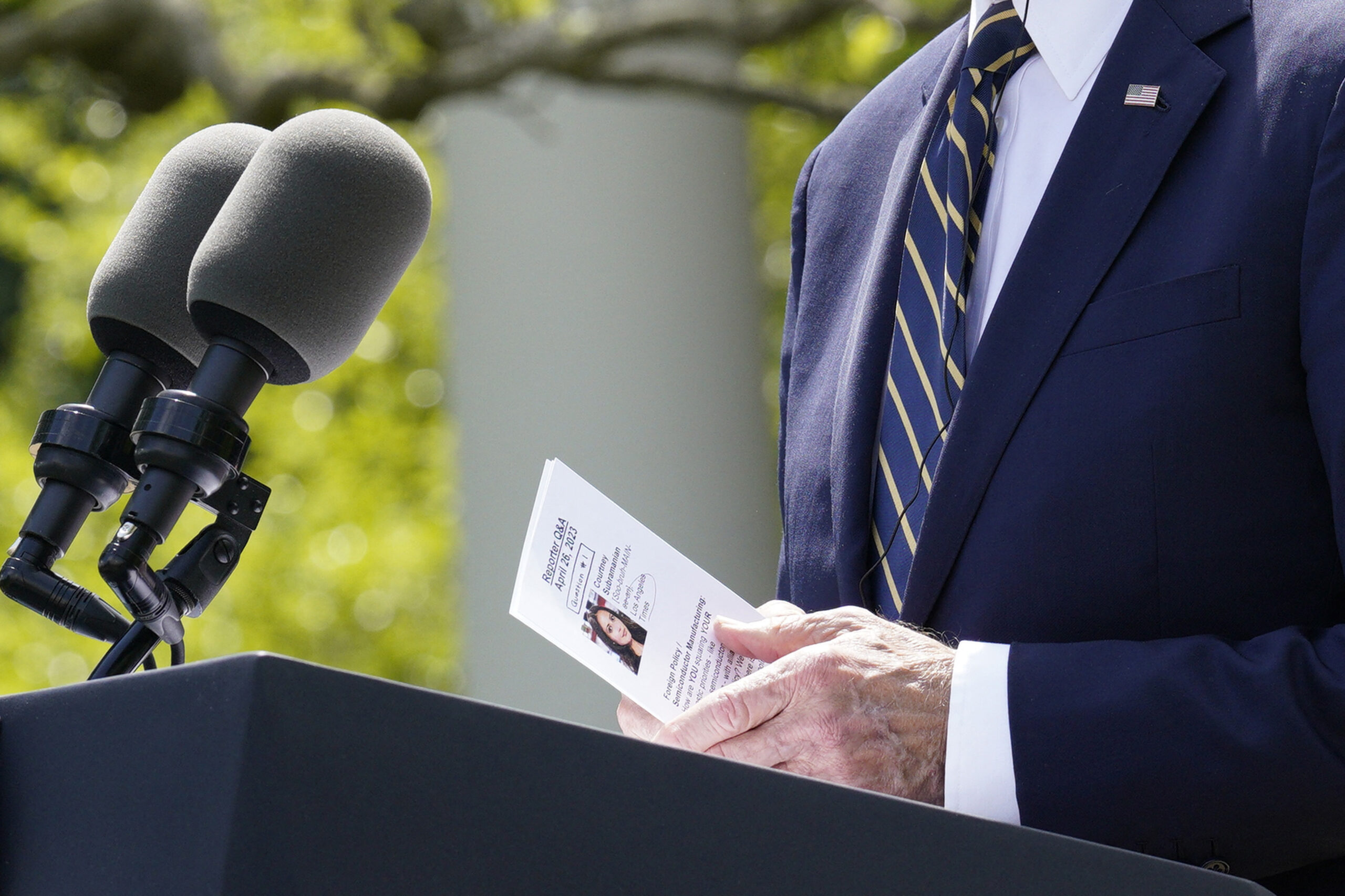 Biden Caught With Preparation Sheet For Journalist’s Question