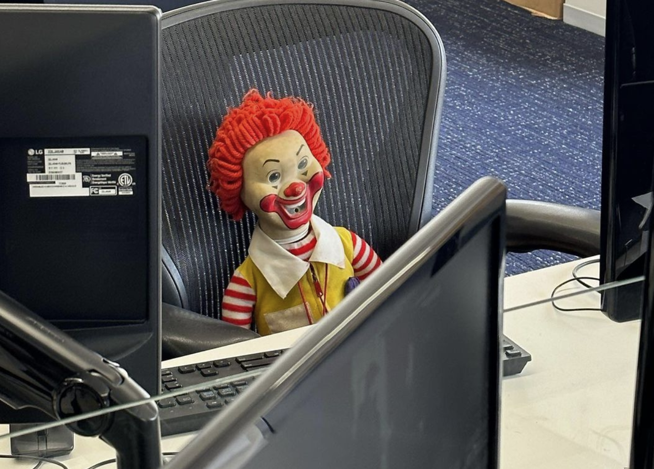 CNN’s Jake Tapper Is Terrorizing Coworkers With This Creepy Ronald McDonald Doll (mediaite.com)