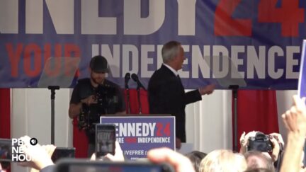 RFK Jr.’s Independent Campaign Launch Gets Off to Rocky Start: ‘I Need My Speech… It’s Upside Down!’ (mediaite.com)
