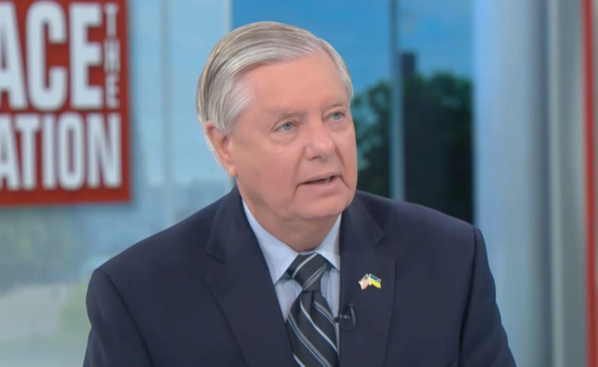 Lindsey Graham's Hypocritical Flip-Flop on Ukraine Aid