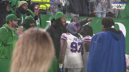 Bills lineman Jordan Phillips confronts an Eagles fan