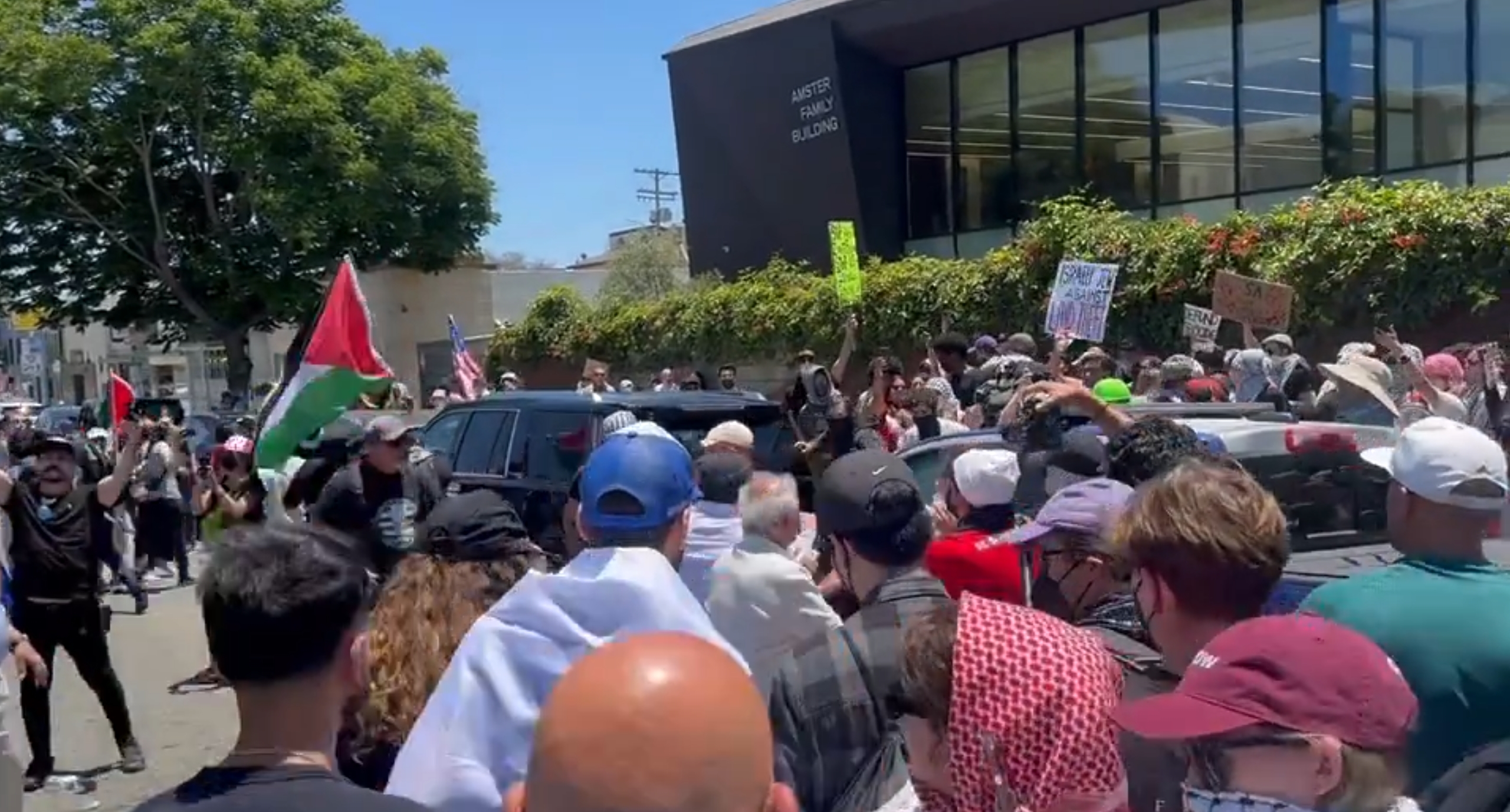 ‘Doesn’t Belong Here’: Pro-Palestine And Pro-Israel Demonstrators Clash In Los Angeles In Front Of Synagogue