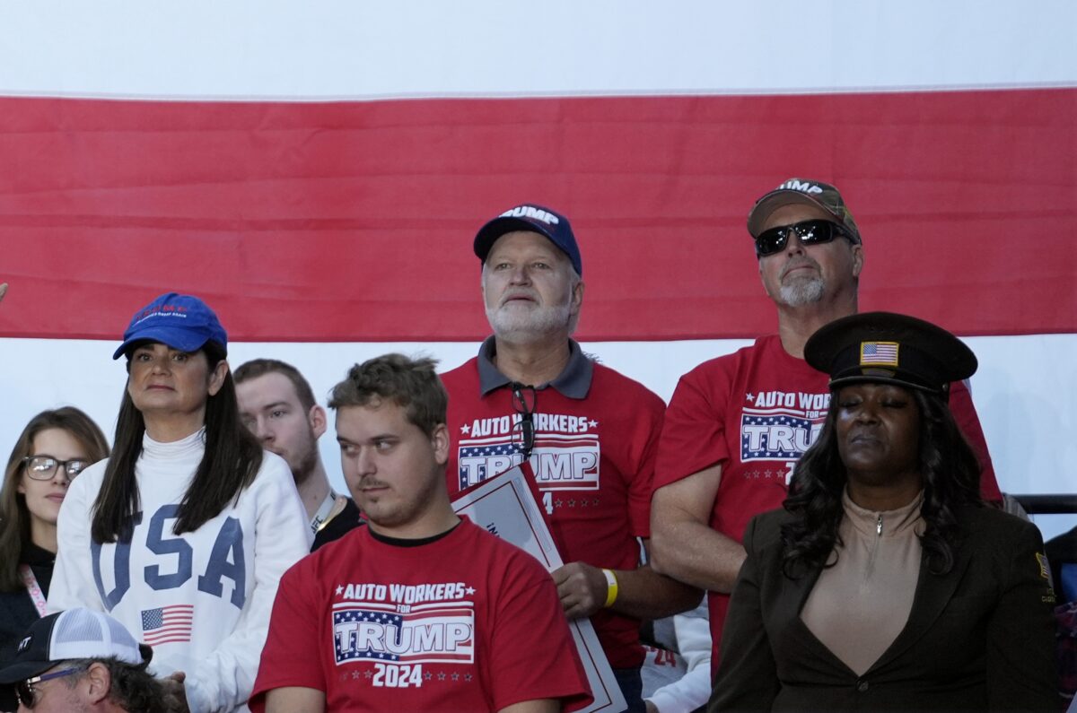 "Auto Workers for Trump" shirts at rally