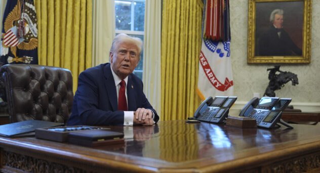 Donald Trump in Oval Office