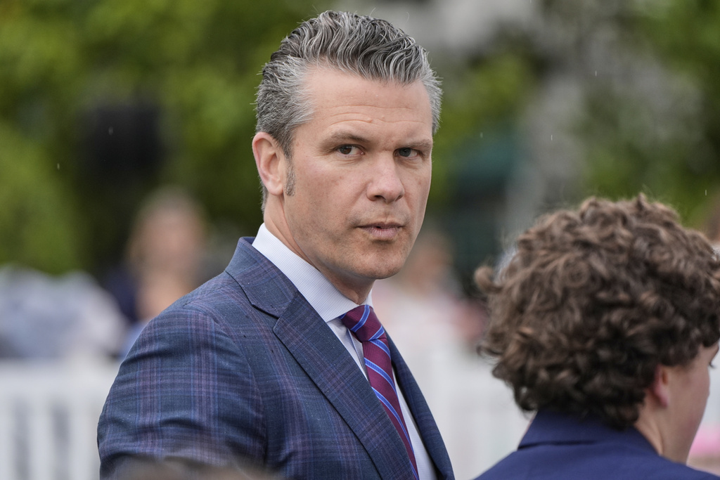 Pro-Trump Reporter Reveals She Was Fired from OAN After Criticizing Pete Hegseth and Pentagon’s Crackdown on the Press (mediaite.com)
