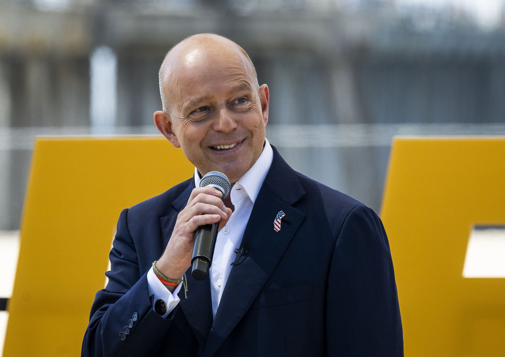 Author and former Fox News host Steve Hilton announced his run for California governor, as a Republican to replace Democrat Gavin Newsom, during an event in Huntington Beach, Calif., Tuesday, April 22, 2025. 