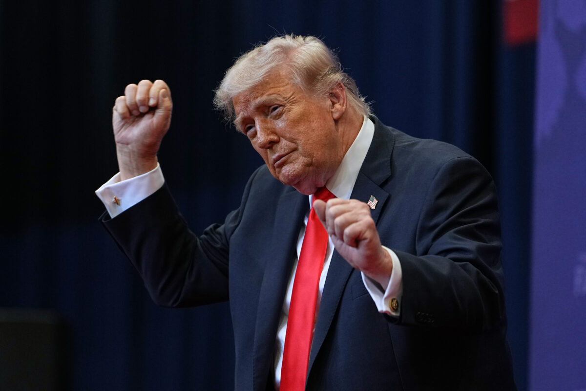 Donald Trump dancing
