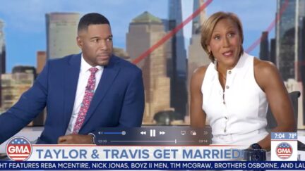 michael strahan and robin roberts on gma set